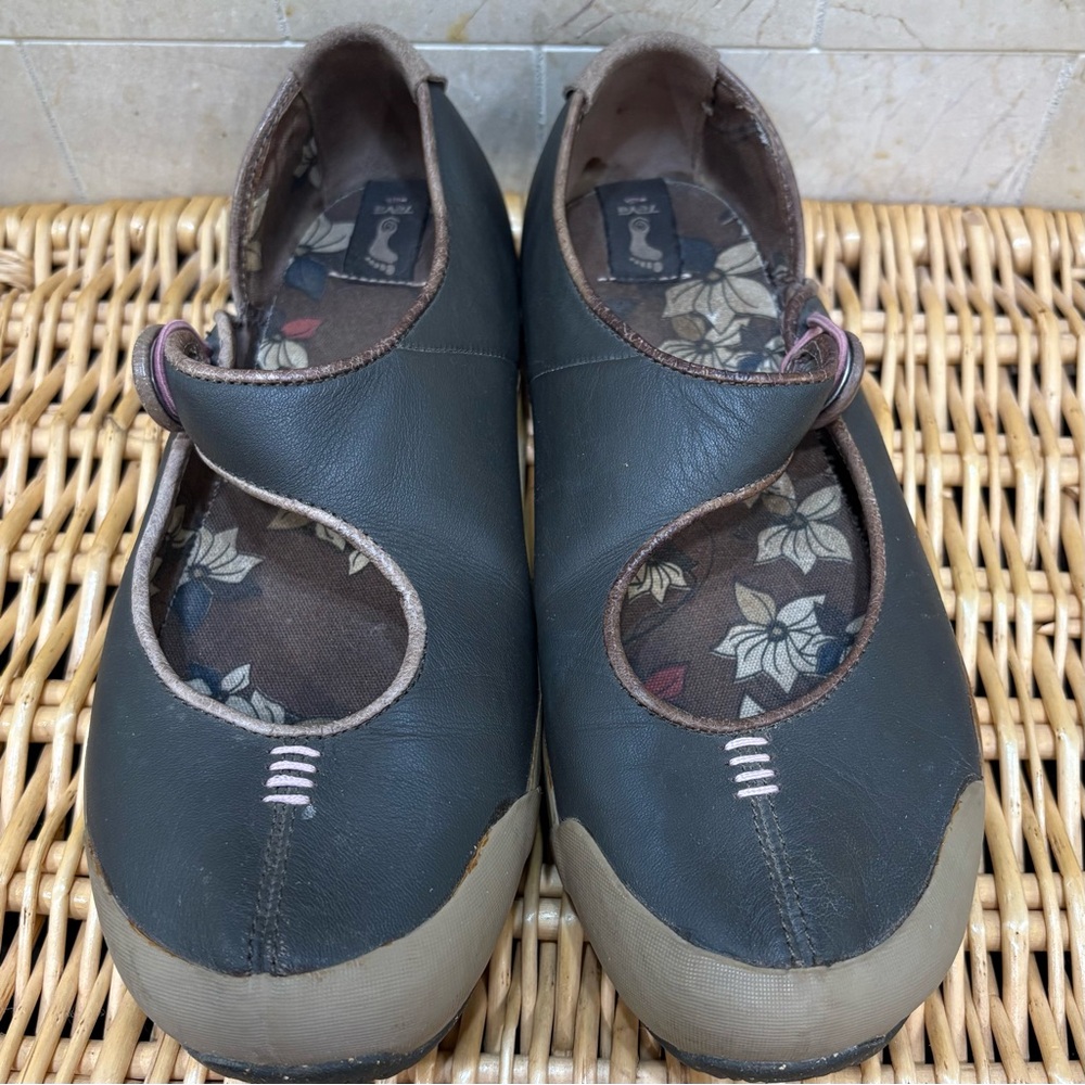 Teva Mary Jane Leather Shoes with Floral Lining, 8.5, Good Used Condition
